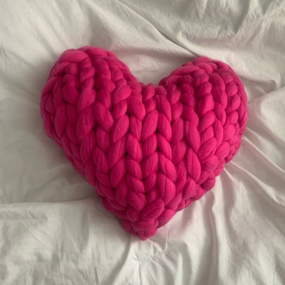 Heart shaped pillows - Picture 2 of 8